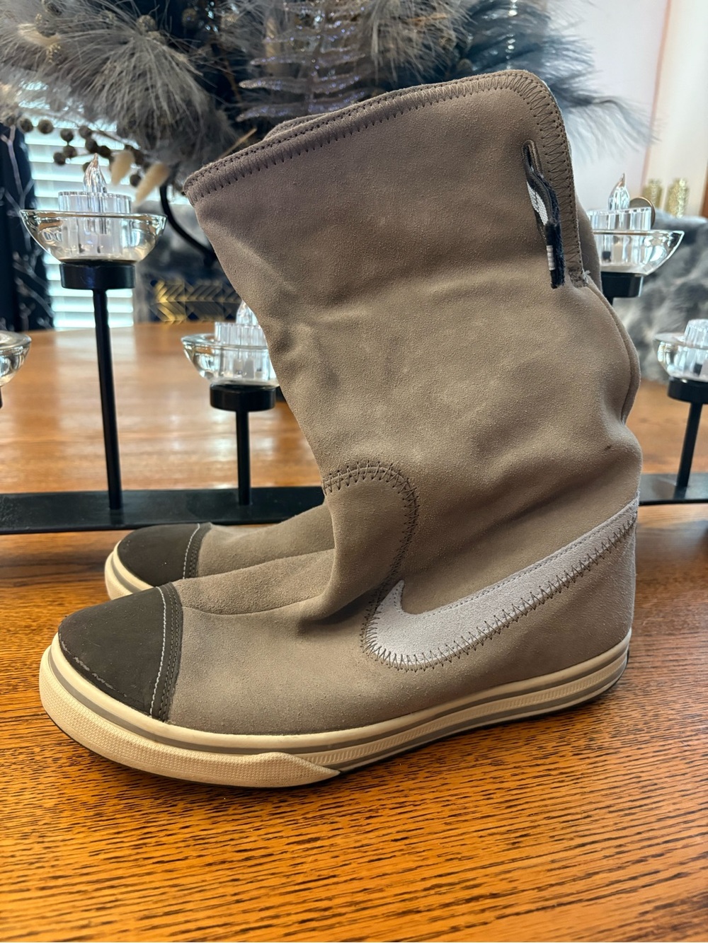 Nike Women's Glencoe Grey Suede Mid-Calf Boots w Light Blue Swoosh Size 9 VGUC